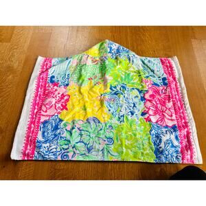 NWOT Lilly Pulitzer x Pottery Barn Cheek to Cheek Hooded Baby Towel "Olivia"